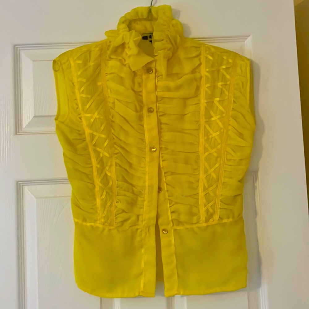 KOEL size small. Sleeveless  button down polyester top. Ribbon cross over